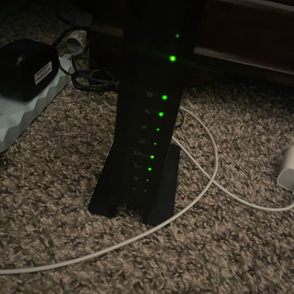 NETGEAR MODEM ROUTER - Picture 6 of 7